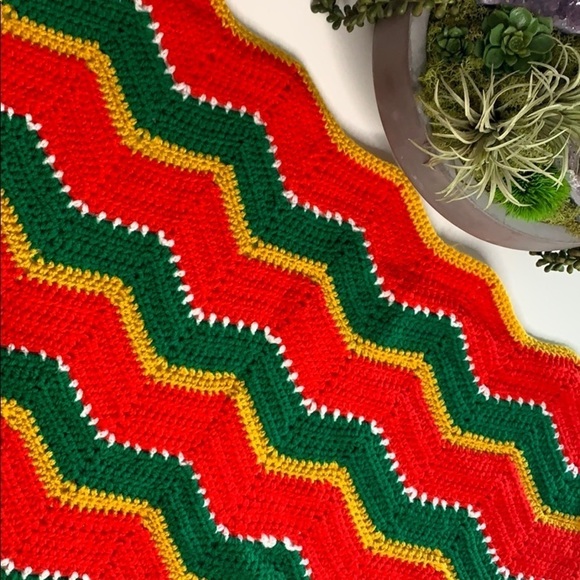 Hand crocheted red yellow gold green throw blanket cozy warm throw - Picture 1 of 6